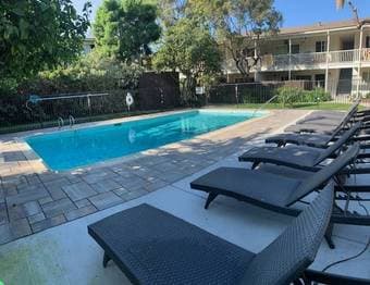 Large BR in Mountain View house available Nov 1 3
