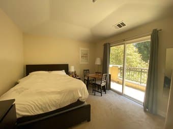 Rooms in 4BR 3.5BA townhouse (Nov free+$100/mon discount for 6 months 3
