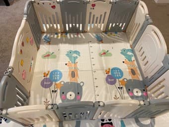 Baby Playpen and playmat 1