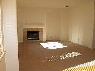 Master room available in 4bd 2.5ba, spacious house in EPA, near park 3