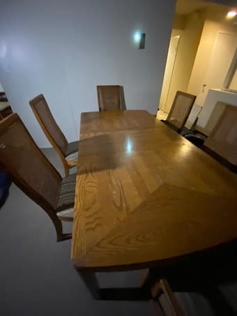 7-piece dining set. 3
