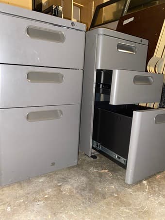 3-Drawer Metallic Filing Cabinet 3
