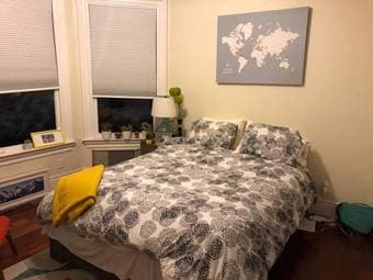 Bright bedroom in a beautiful house - downtown Palo Alto 2
