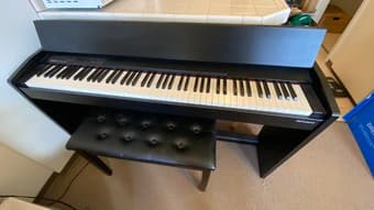 Roland Digital Piano F-140R 1