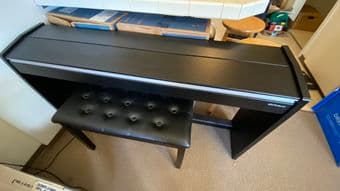 Roland Digital Piano F-140R 2