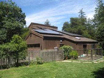 Huge 18'x24' private room 15 minute drive from Stanford 2