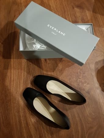 Everlane '90s flat shoes, size 5 1