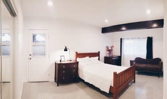 ☛ Private Newly Renovated Mini Studio - Off University - Near Amazon ↻ 2