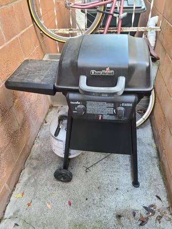 Char Broil Propane BBQ 1