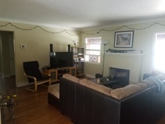Single room available in 4bed/2ba midtown PA house 1