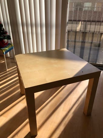 lamp, square table, chair 3