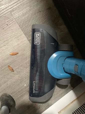 wireless vaccumn cleaner black and decker 2