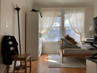 Sublet bedroom in a 3br/1a in SOMA - available now until September 1