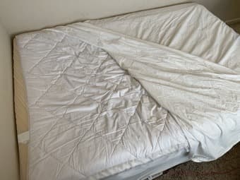 Full bed (boxspring + mattress + boxspring cover + mattress topper) 1