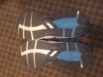 Asics Size 11 Men's shoes (almost new) 2