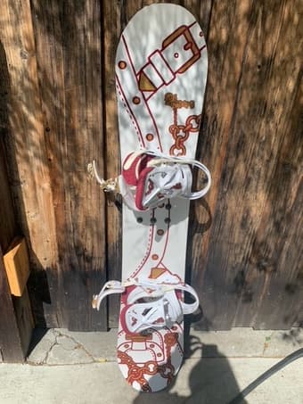 B by Burton Snowboard 145 - Used, perfect for beginners! 1