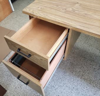 Desk with built-in file drawers 2