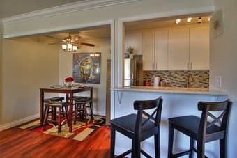 Female roommate - 2 bed, 2 bath apt- Mountain View 3