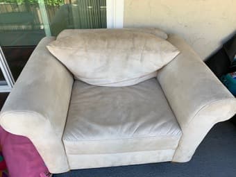 FREE Comfy Armchair 2