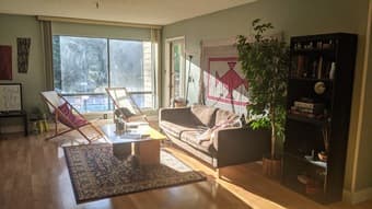 Room near San Antonio Caltrain & Shopping Center Available from July 1