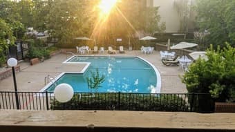 Room near San Antonio Caltrain & Shopping Center Available from July 3
