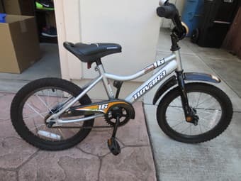 16" Novara kids bike with training wheels, like new 1