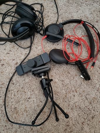 Sennheiser, Plantronics headphones, Webcam 1