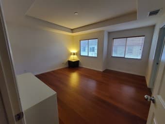 Master Suite in large East Palo Alto house available Aug. 1 1