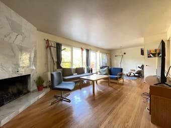one room available in Palo Alto 3/2 house 1