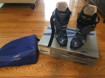 Women's Skis, Poles, and Boots 3