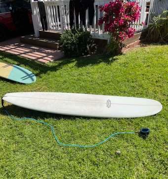 Surf Board w. Bag (8 ft fun board!!) 1