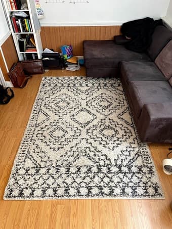 Geometric shag rug in white/gray 1