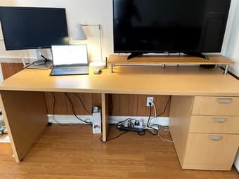 Large office desk (heavy-duty) 1