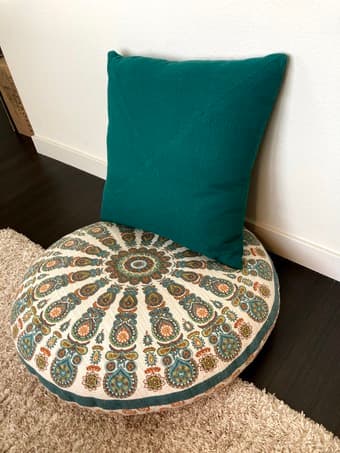 FLOOR CUSHION SET 2