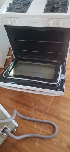 [FREE] White GE electric range + sofa 2