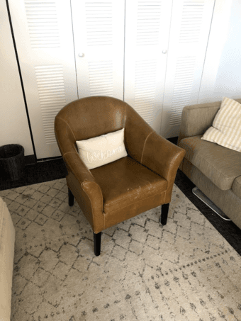 Faux Leather Chair Set (2 Chairs) 1