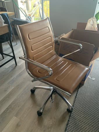 Adjustable swivel chair (ALMOST NEW) - stylish, comfy faux leather 1