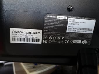 LED Monitor 19" ViewSonic with VGA and DVI port 1