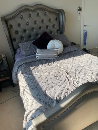 Full-size mattress and bed frame 2
