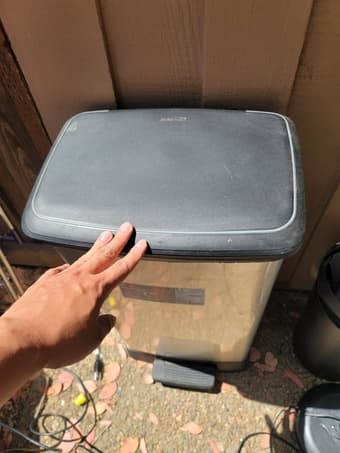 Trash Can Recycler with a great condition ($30) 1