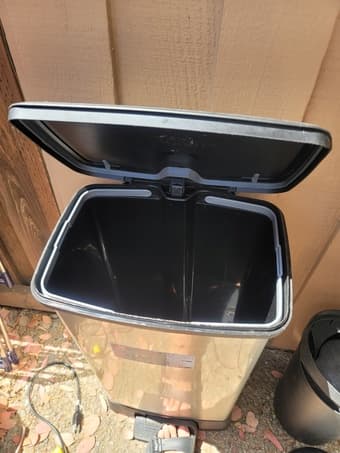 Trash Can Recycler with a great condition ($30) 2