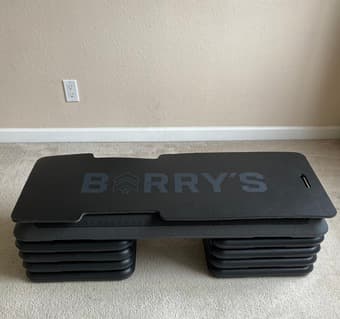 WORKOUT BENCH & MAT (BARRY'S) 3
