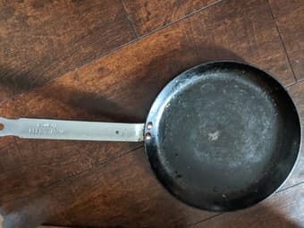 Cast iron fraying pan from Sur la Table 1