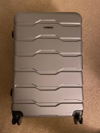 Luggage in excellent condition 1