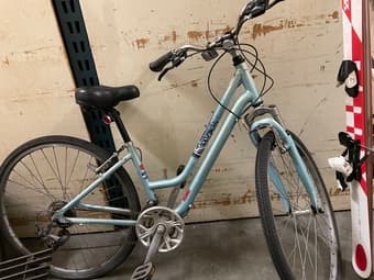 Women's hybrid bike for sale 1