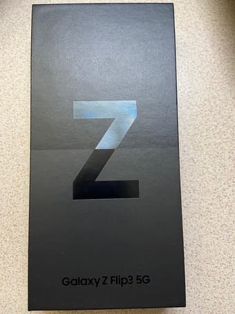 Samsung Galaxy Z Flip 3, 256GB, Black (new and sealed) 1
