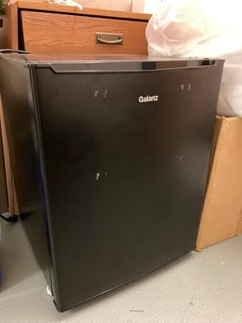 Mini Fridge 1