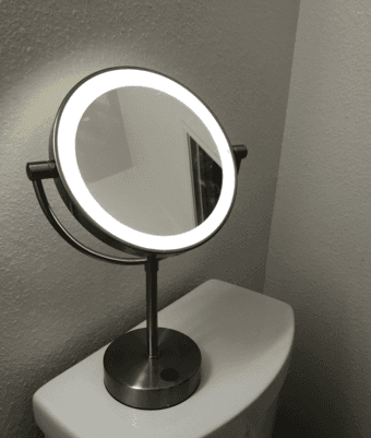 Magnifying mirror with light 1