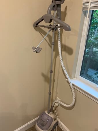 Hanging electric iron 1