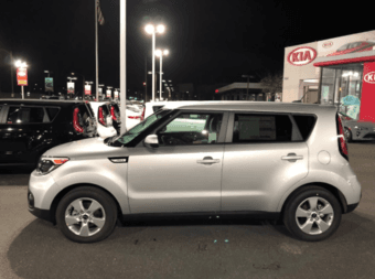 selling 2019 kia soul (first owner) 1